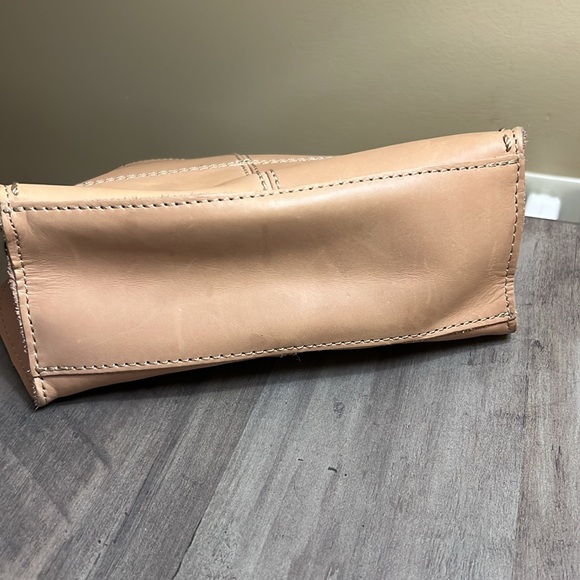 The Sak Tan Leather Crossbody Bag - Picture 3 of 7